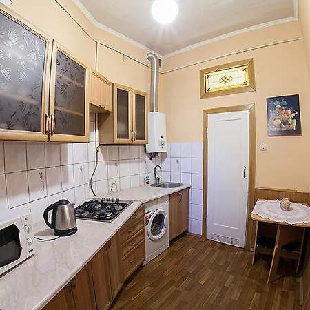 Apartamento подобово на вулиці чорновола 31 біля форуму у місті львові біля малевича *