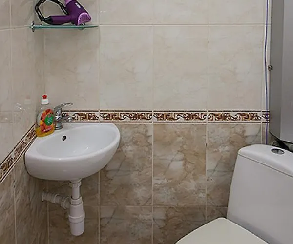 подобово на вулиці чорновола 31 біля форуму у місті львові біля малевича * リヴィウ