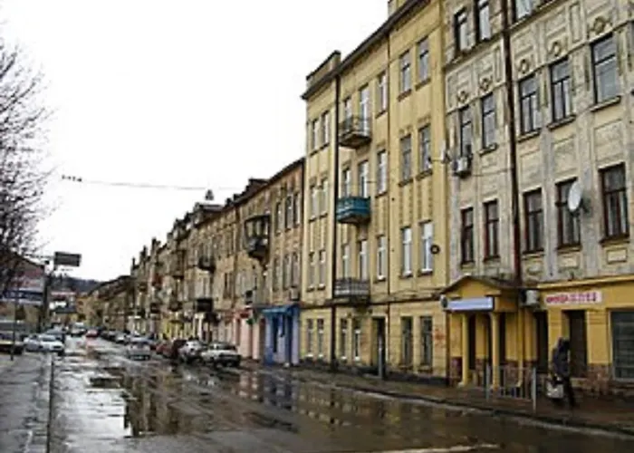 アパート подобово на вулиці чорновола 31 біля форуму у місті львові біля малевича *