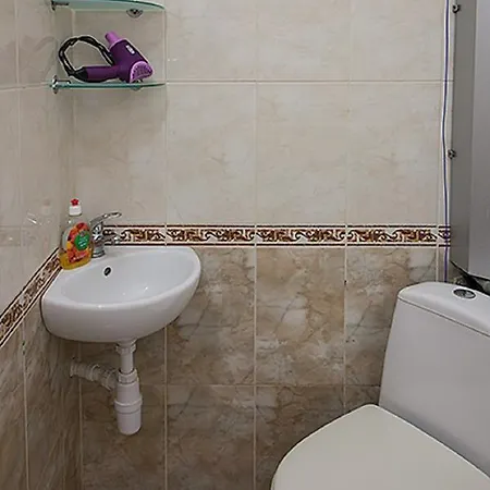 подобово на вулиці чорновола 31 біля форуму у місті львові біля малевича * Львів